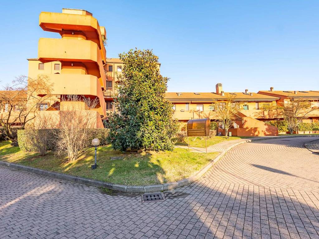 appartamento in vendita a Lainate