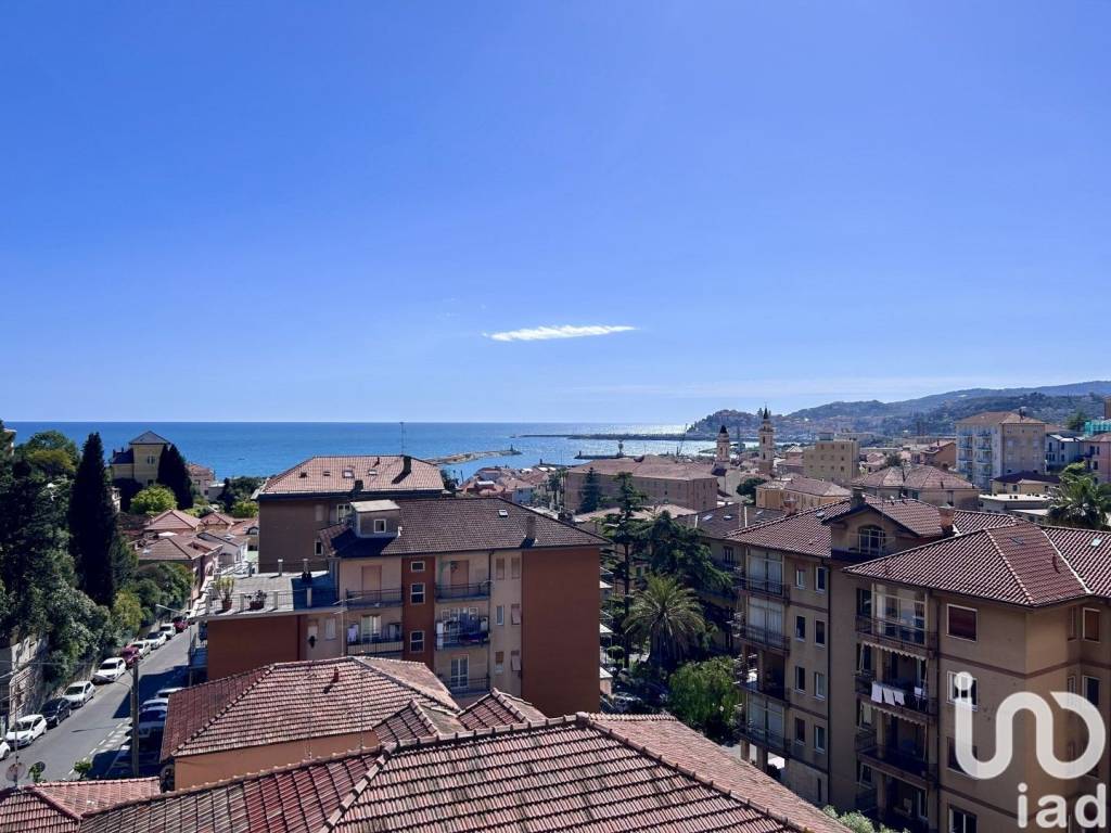 appartamento in vendita ad Imperia in zona Oneglia