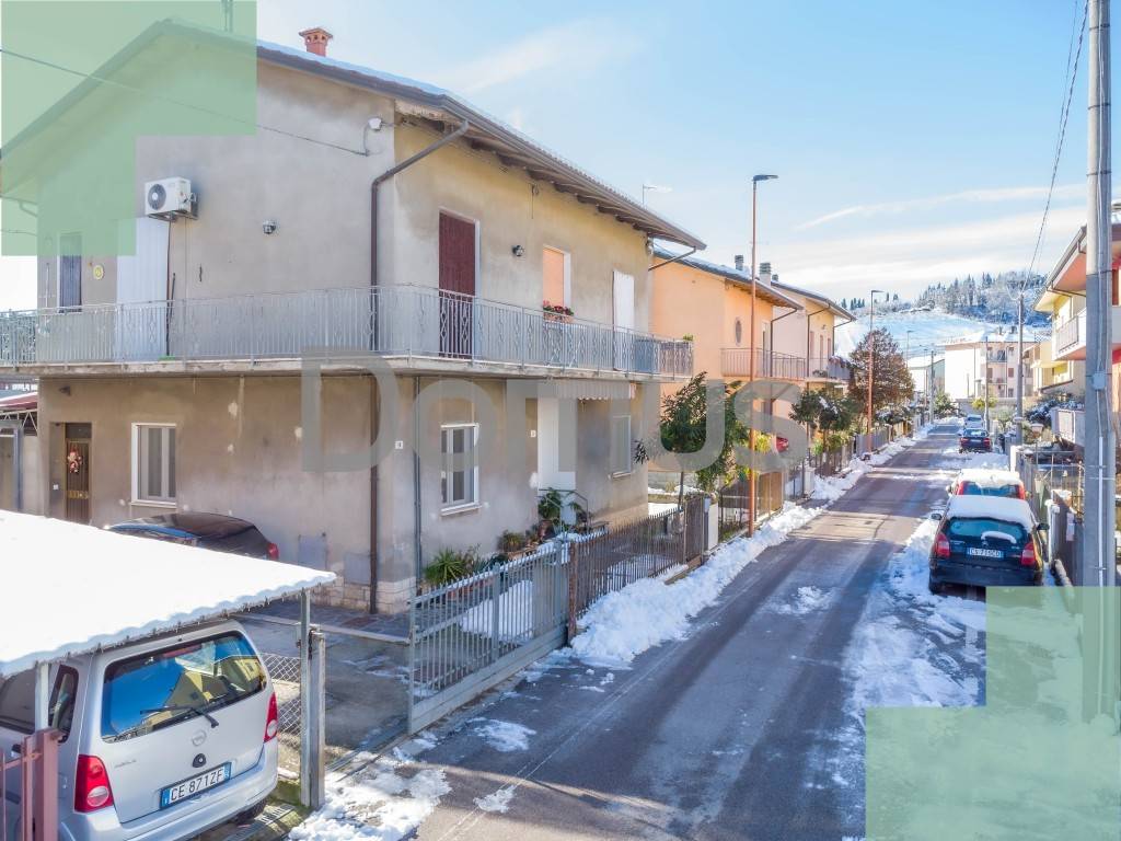 casa indipendente in vendita a Cesena in zona Cesuola
