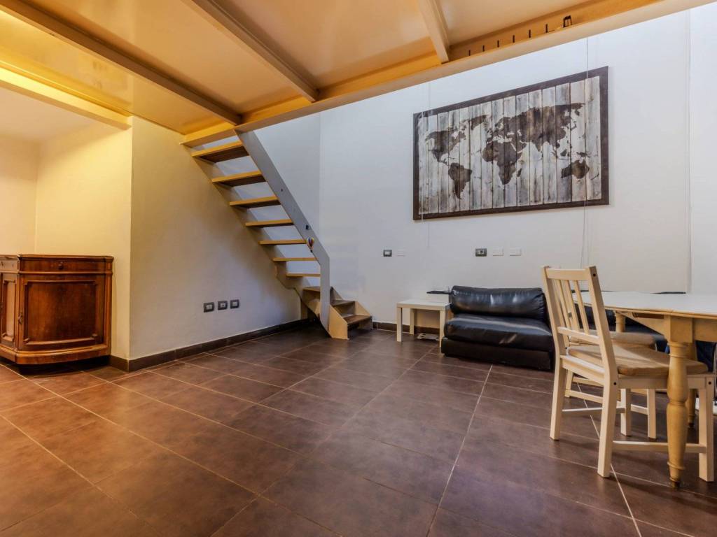 appartamento in vendita a Milano in zona Ronchetto sul Naviglio