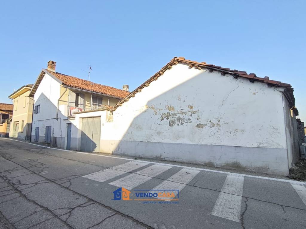 casa indipendente in vendita a Carmagnola in zona San Michele