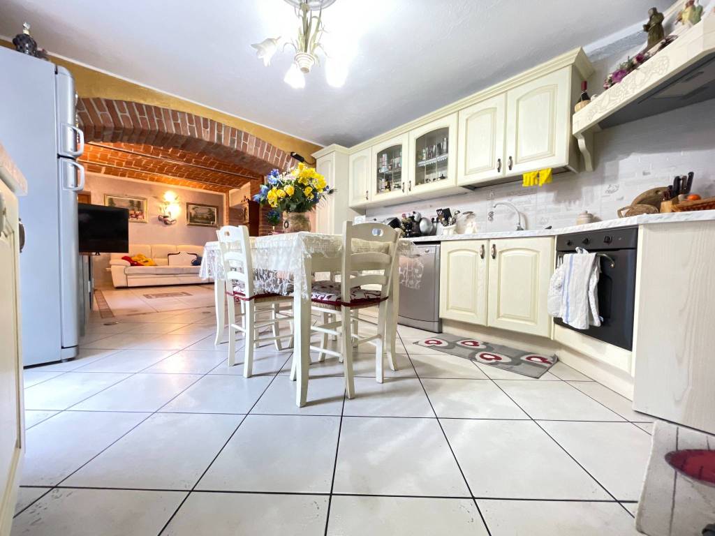 casa indipendente in vendita a Canelli