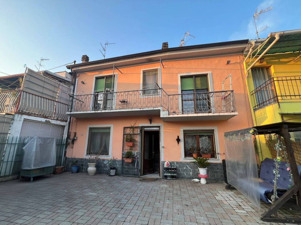casa indipendente in vendita a Casale Monferrato in zona Casale Popolo