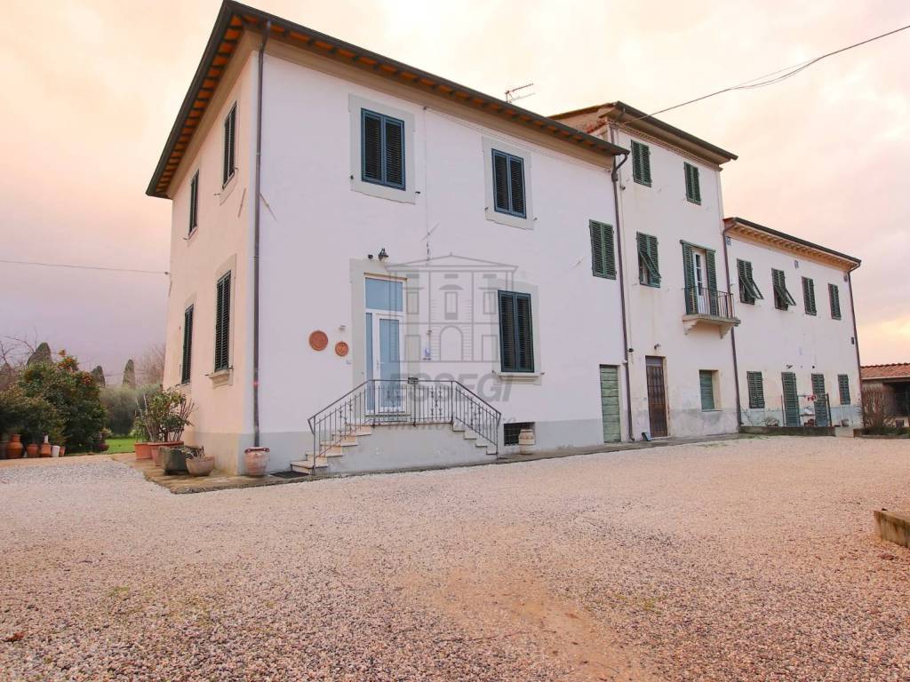 casa indipendente in vendita a Lucca in zona Centro Città
