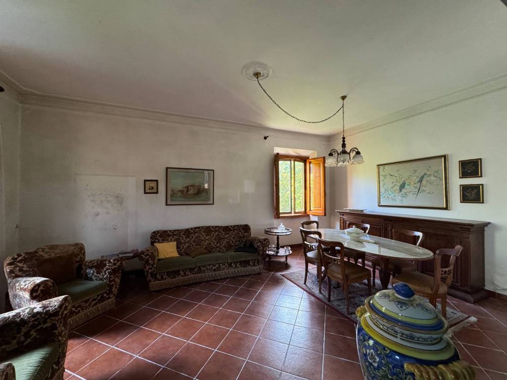 casa indipendente in vendita a Vernio in zona Mercatale Vernio