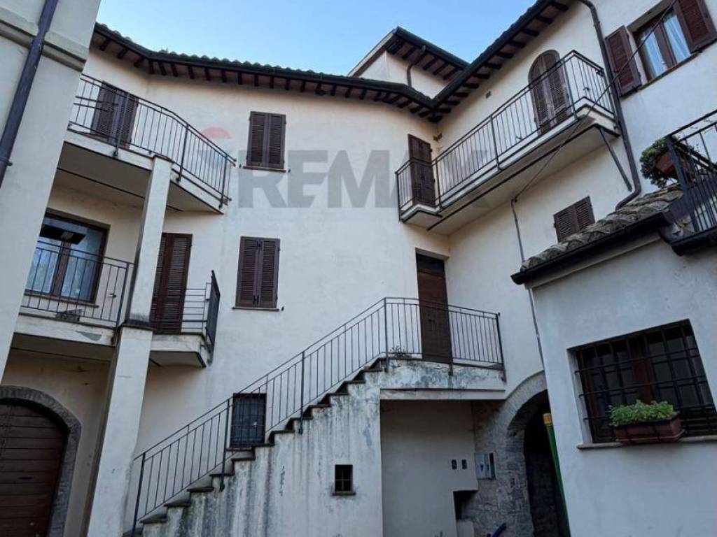 appartamento in vendita a Foligno in zona Capodacqua