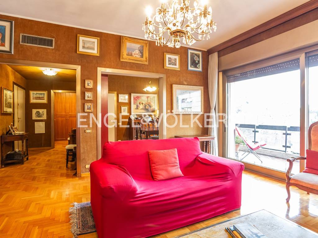 appartamento in vendita a Roma in zona EUR
