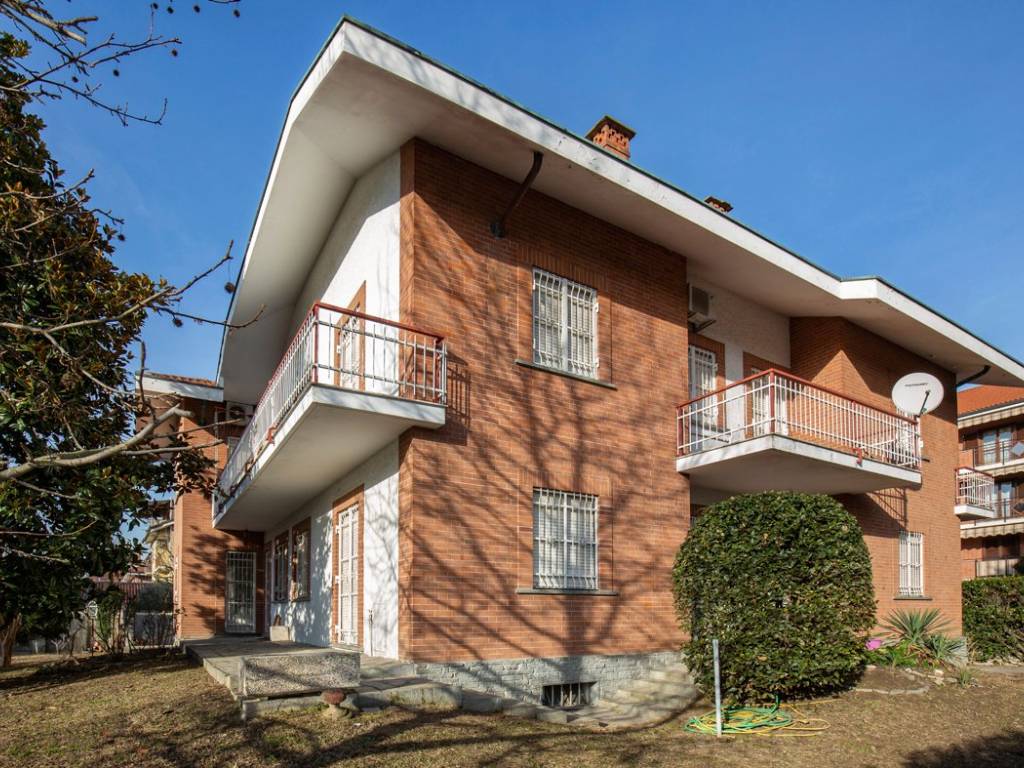 casa indipendente in vendita a Moncalieri in zona Testona