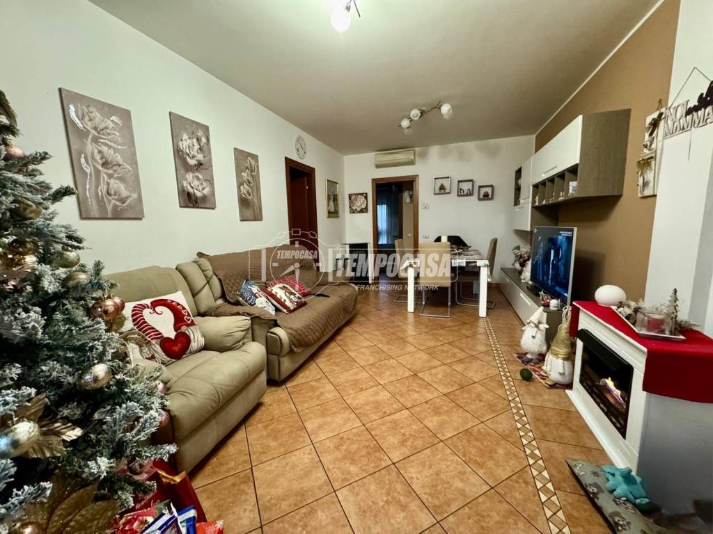 appartamento in vendita a Reggio nell'Emilia in zona Città Storica