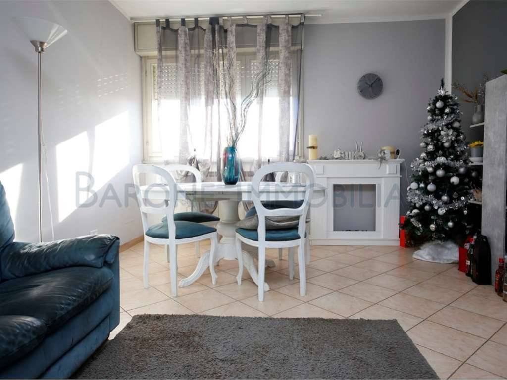 appartamento in vendita a Carrara in zona Avenza