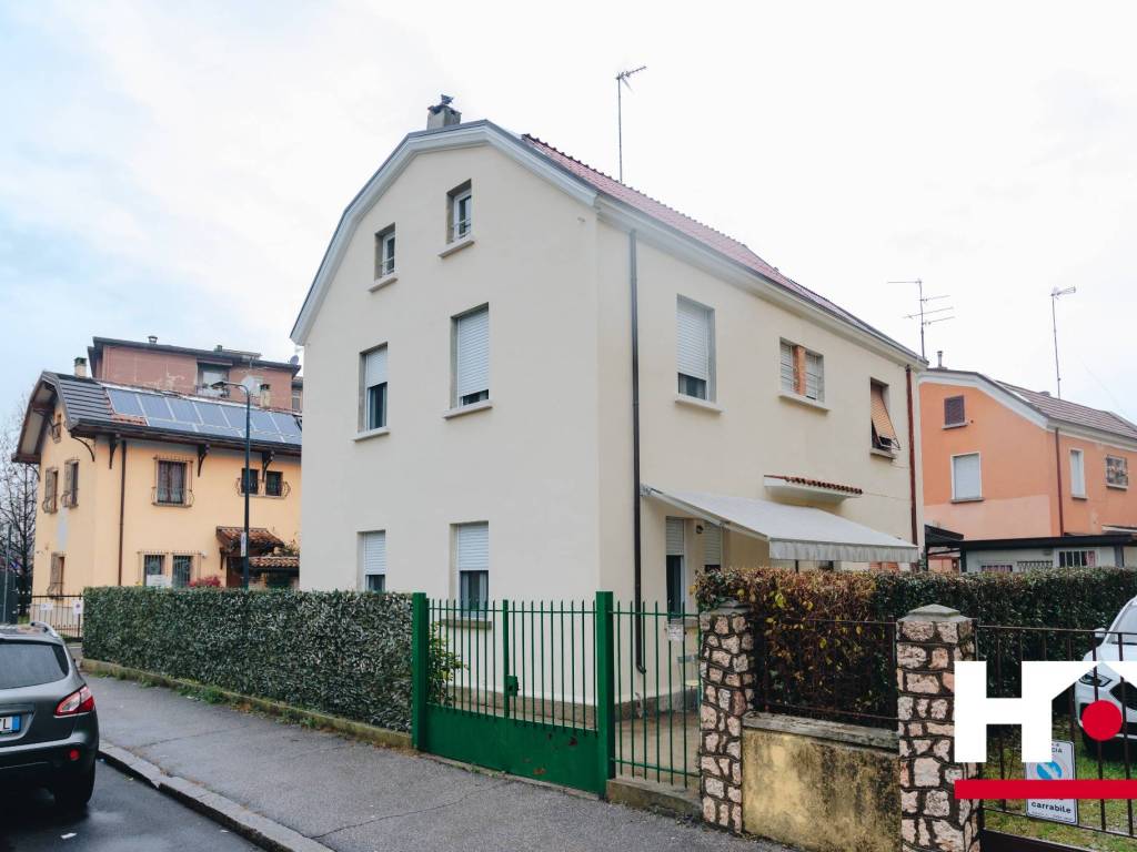 appartamento in vendita a Brescia in zona Quartiere Primo Maggio