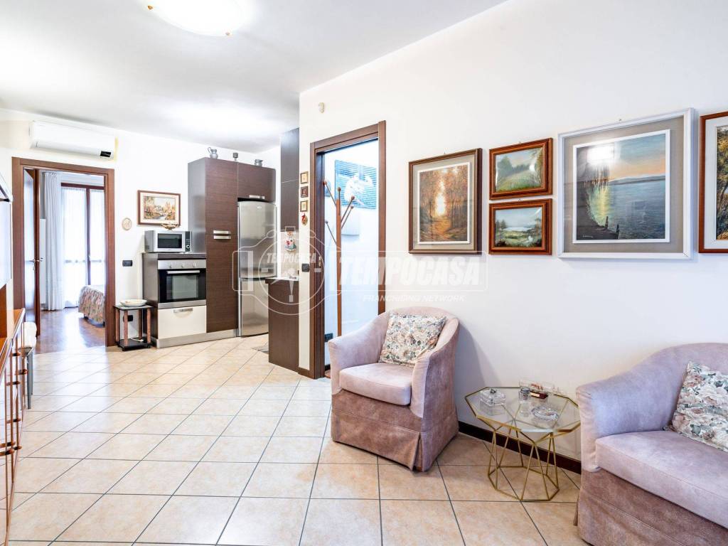 appartamento in vendita a Caronno Pertusella