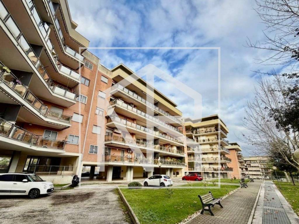 appartamento in vendita a Roma in zona Ponte di Nona