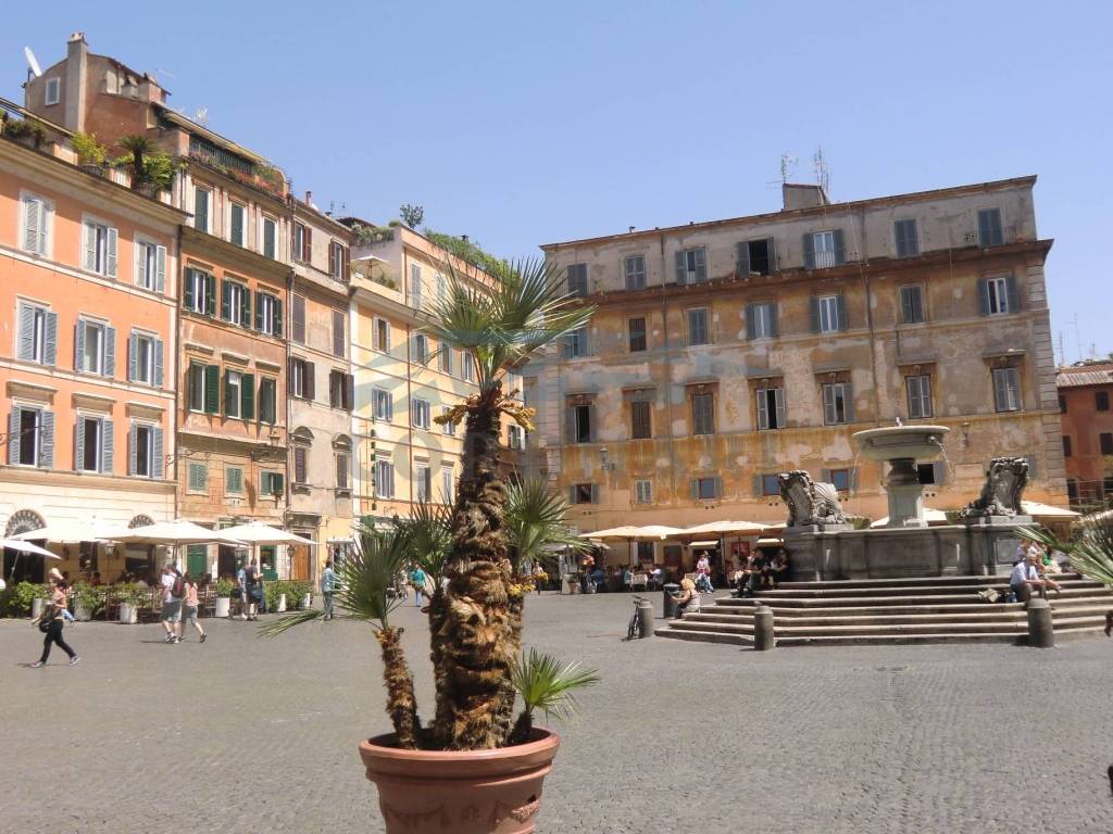 appartamento in vendita a Roma in zona Trastevere