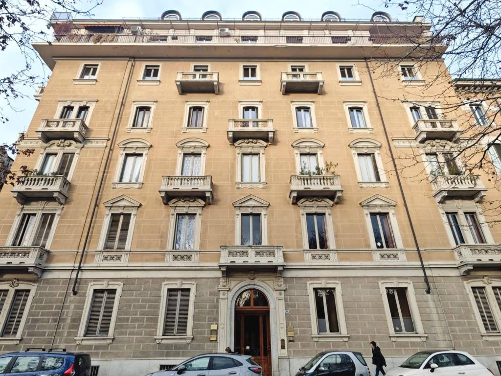 appartamento in vendita a Torino in zona Cit Turin