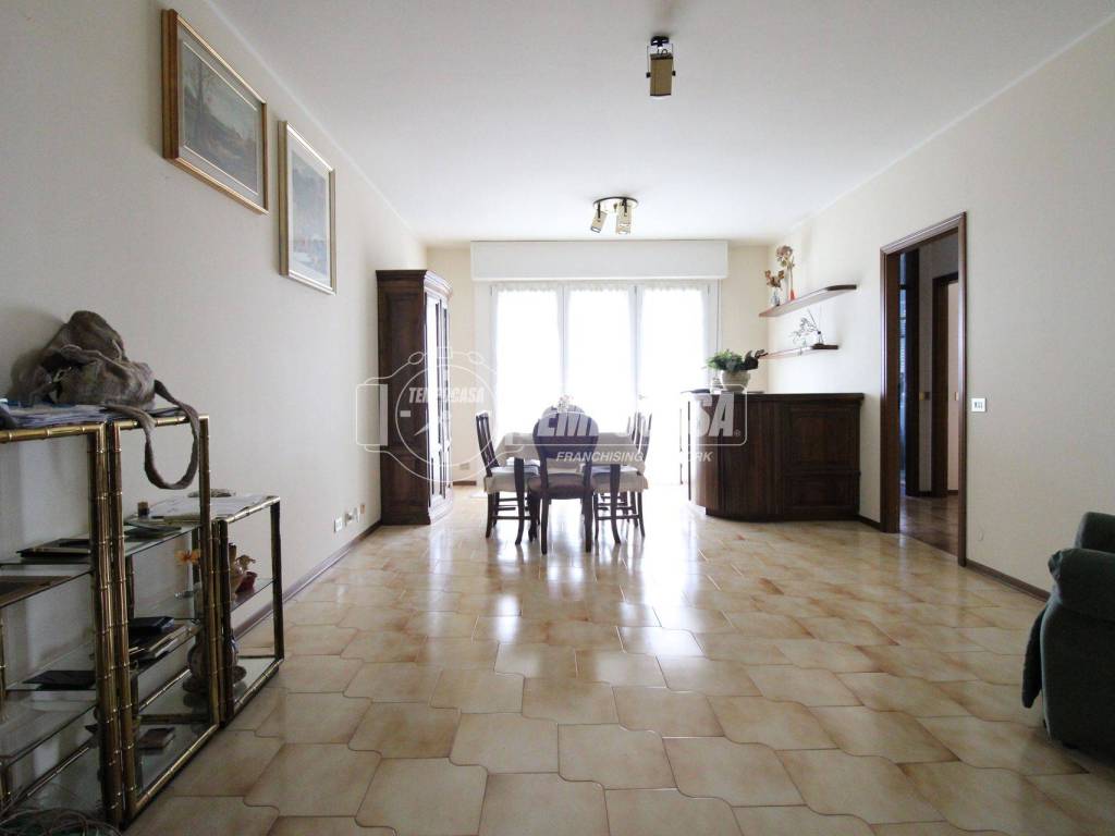 appartamento in vendita a Reggio nell'Emilia in zona Città Storica