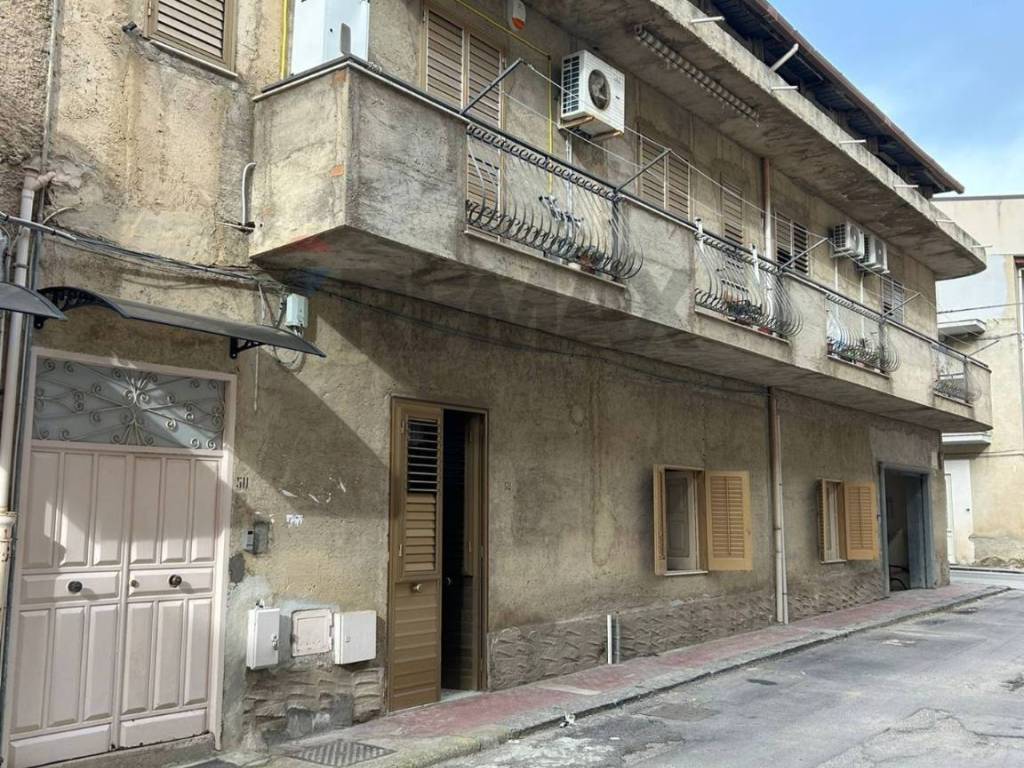 appartamento in vendita a Favara