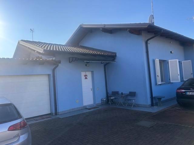 casa indipendente in vendita a Garlasco in zona San Biagio