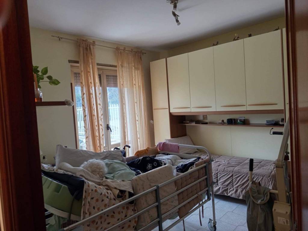 appartamento in vendita a Roma in zona Pantan Monastero