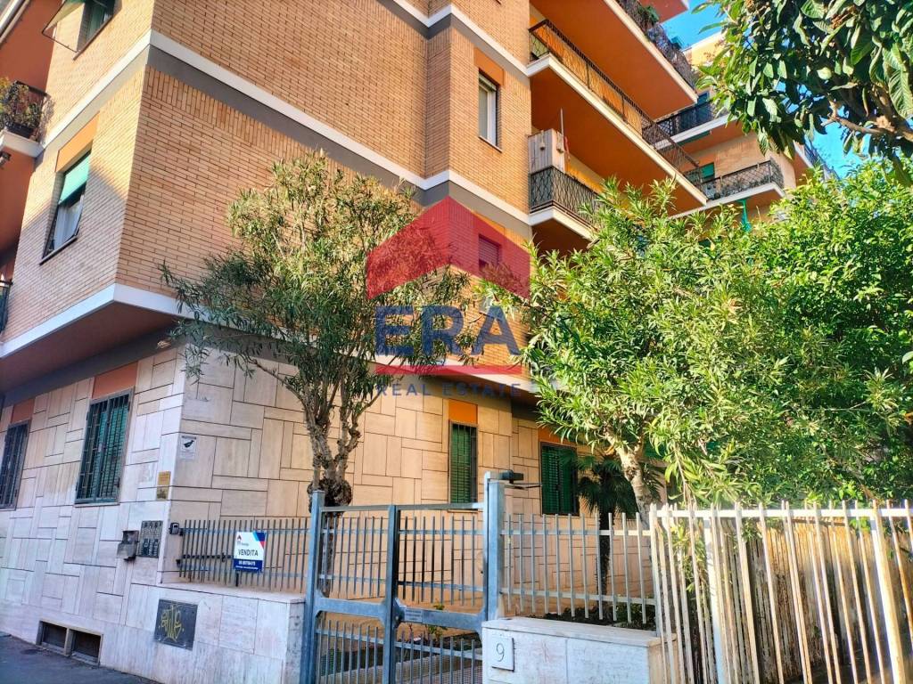 appartamento in vendita a Roma in zona Ostia