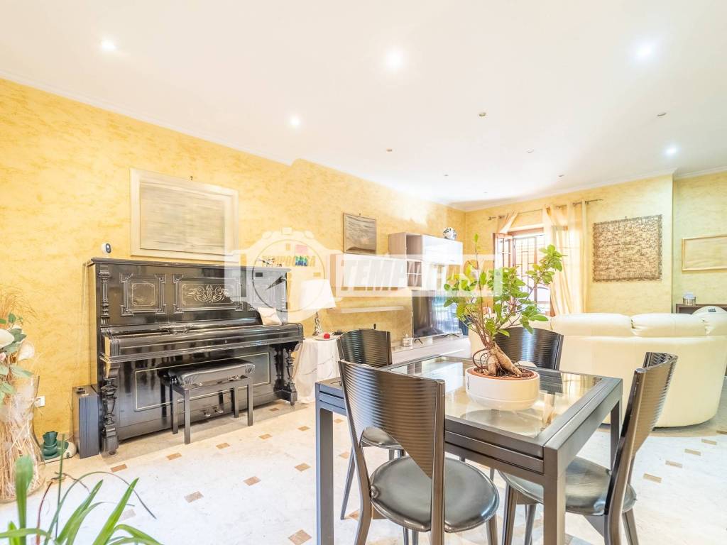 appartamento in vendita a Roma in zona Casal Morena