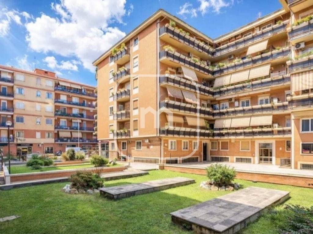 appartamento in vendita a Roma in zona Tuscolano
