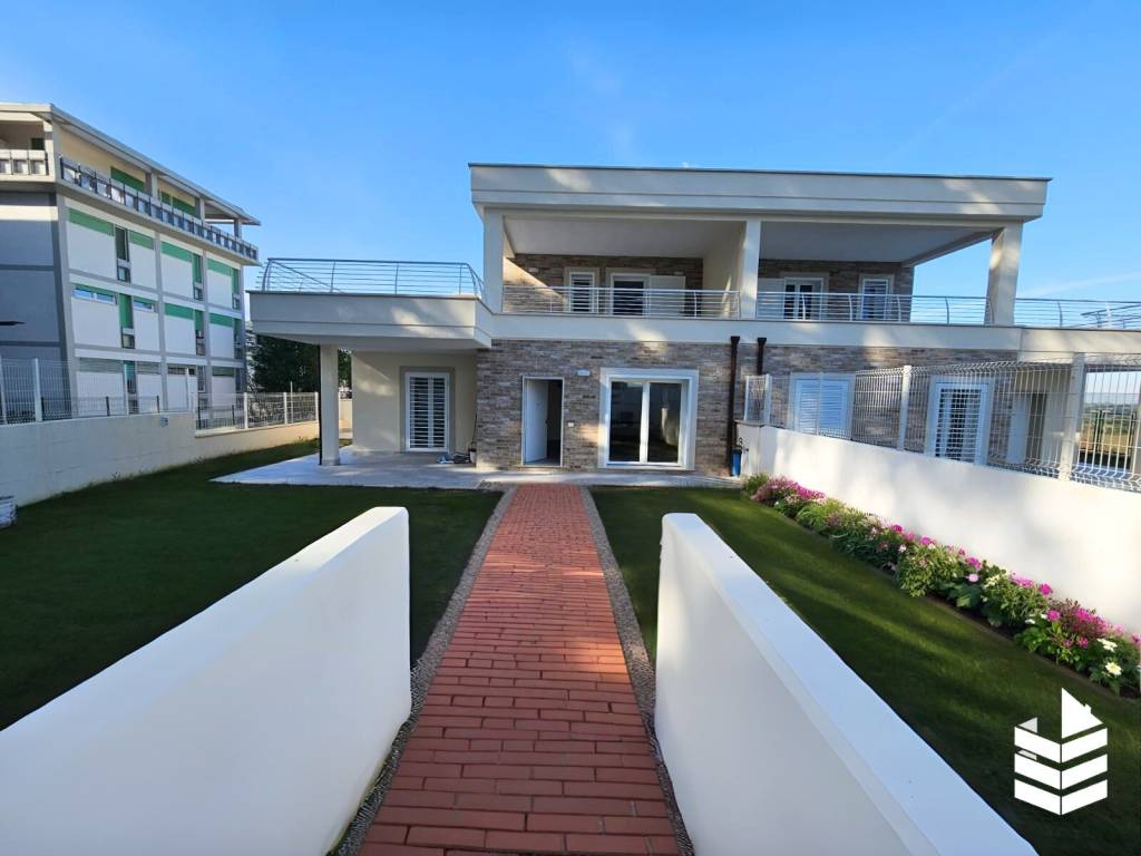 appartamento in vendita a Roma in zona Tor di Quinto