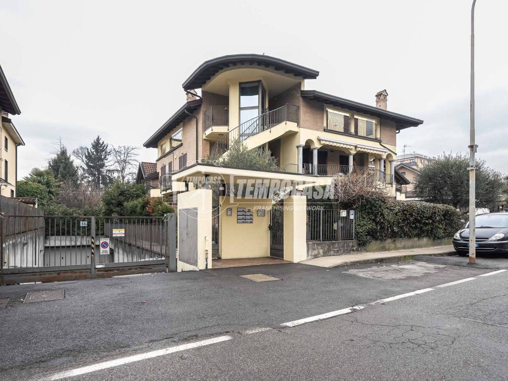 appartamento in vendita a Giussano