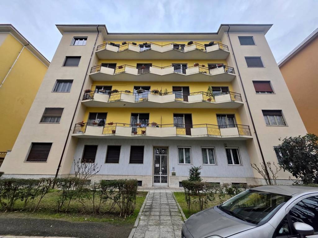 appartamento in vendita a Vercelli in zona Centro Città