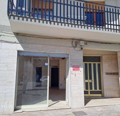 negozio in vendita ad Augusta