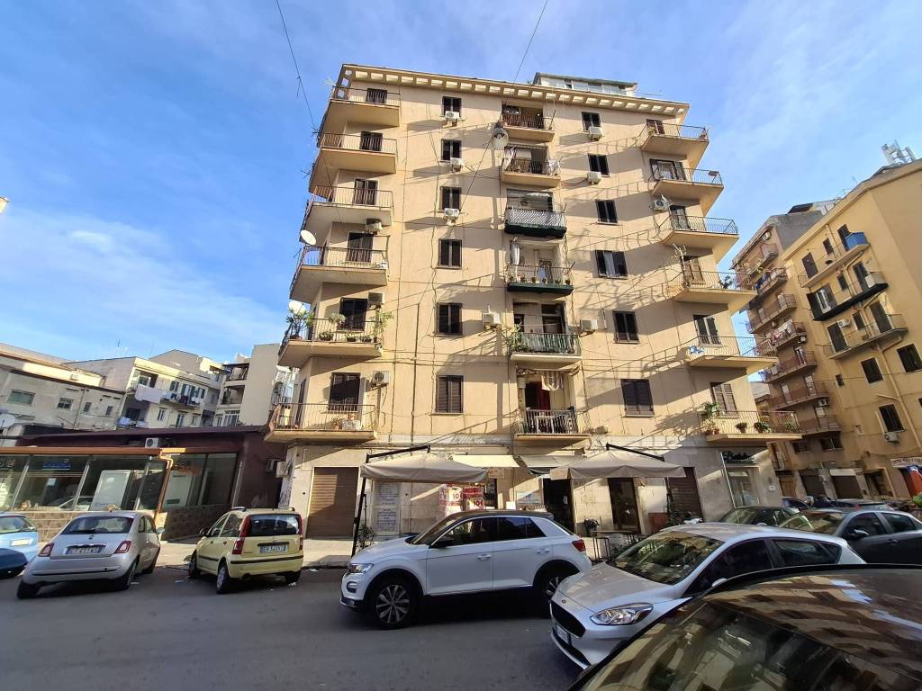 appartamento in affitto a Palermo in zona Montegrappa / Santa Rosalia