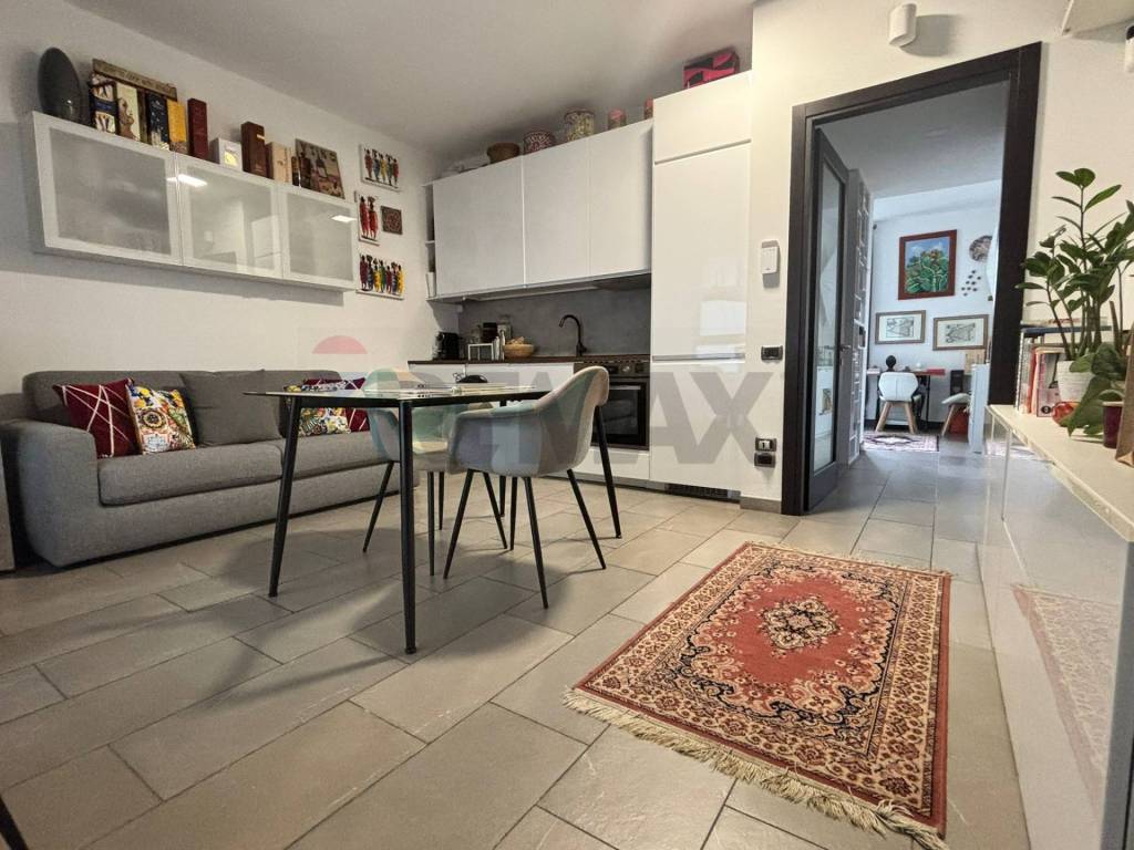 appartamento in vendita a Milano in zona Restocco Maroni