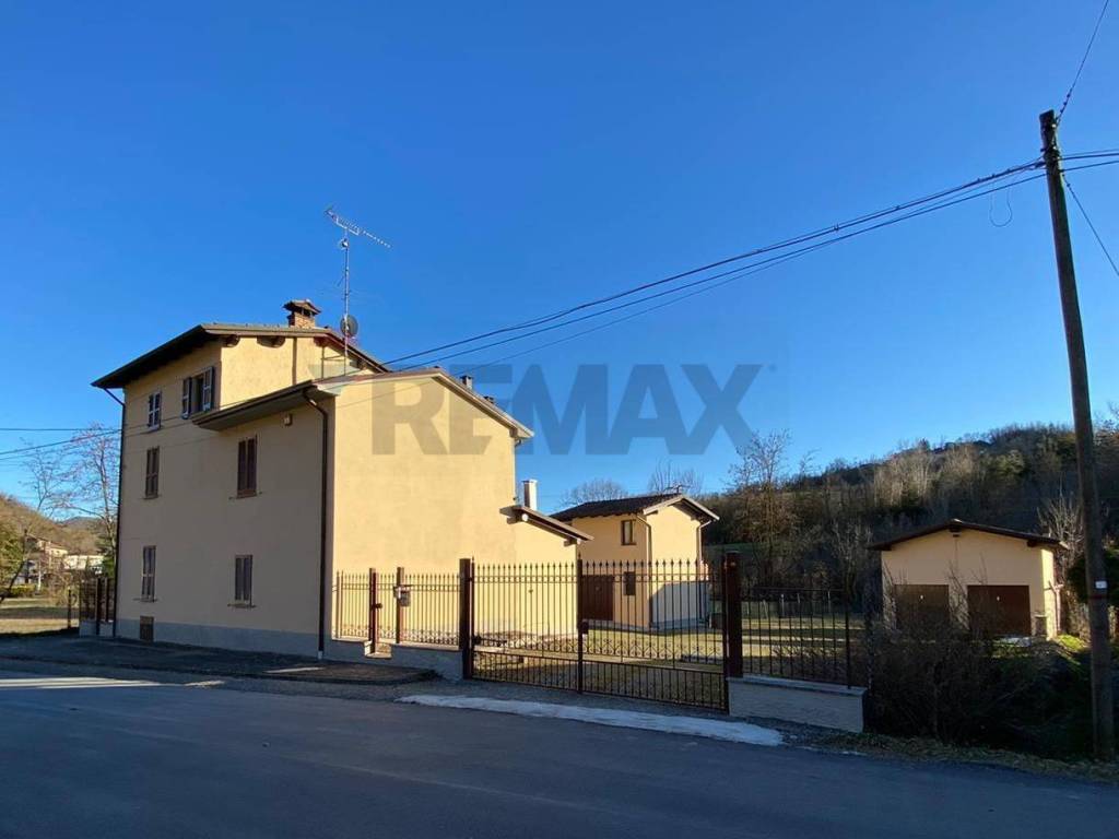 casa indipendente in vendita a Montesegale