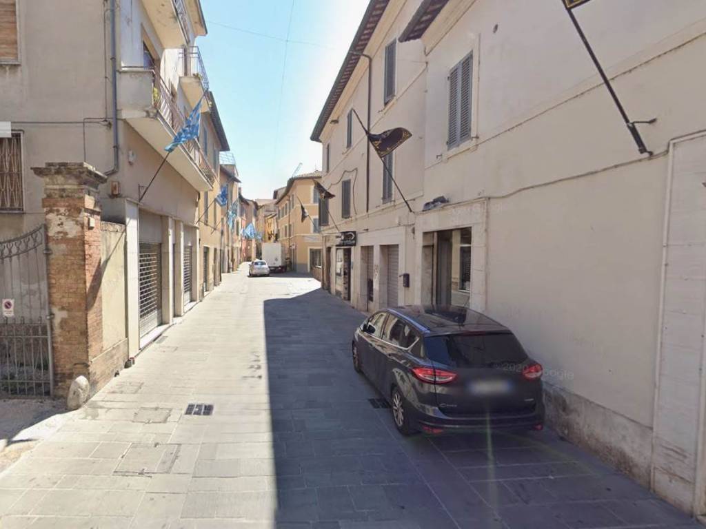 negozio in vendita a Foligno