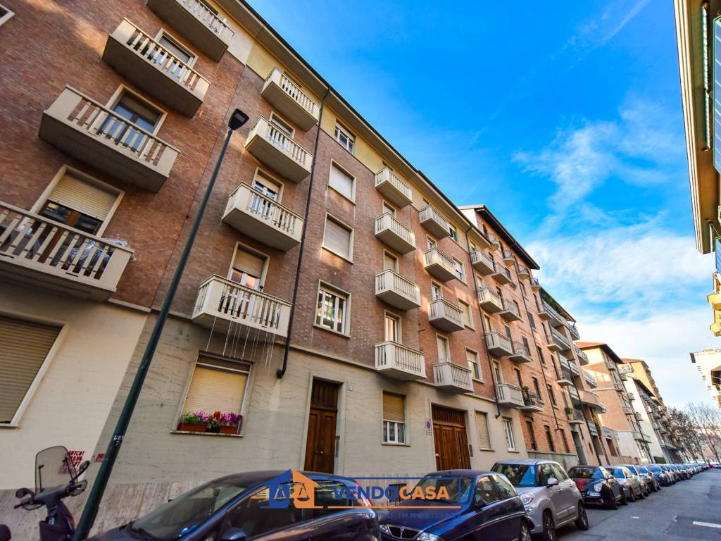 appartamento in vendita a Torino in zona Cenisia