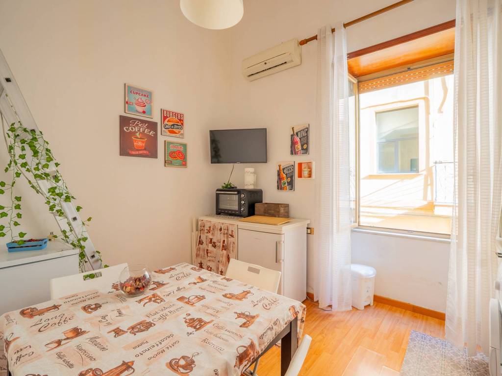 appartamento in vendita a Napoli in zona Posillipo