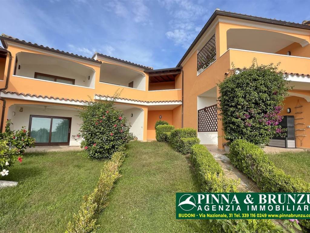 casa indipendente in vendita a San Teodoro(SS) in zona Suaredda / La Traversa