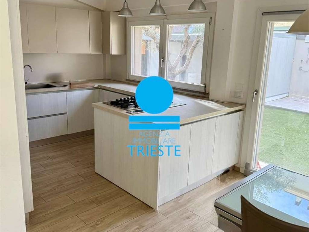 casa indipendente in vendita a Pesaro in zona Soria