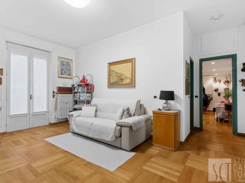 appartamento in vendita a Milano in zona Restocco Maroni