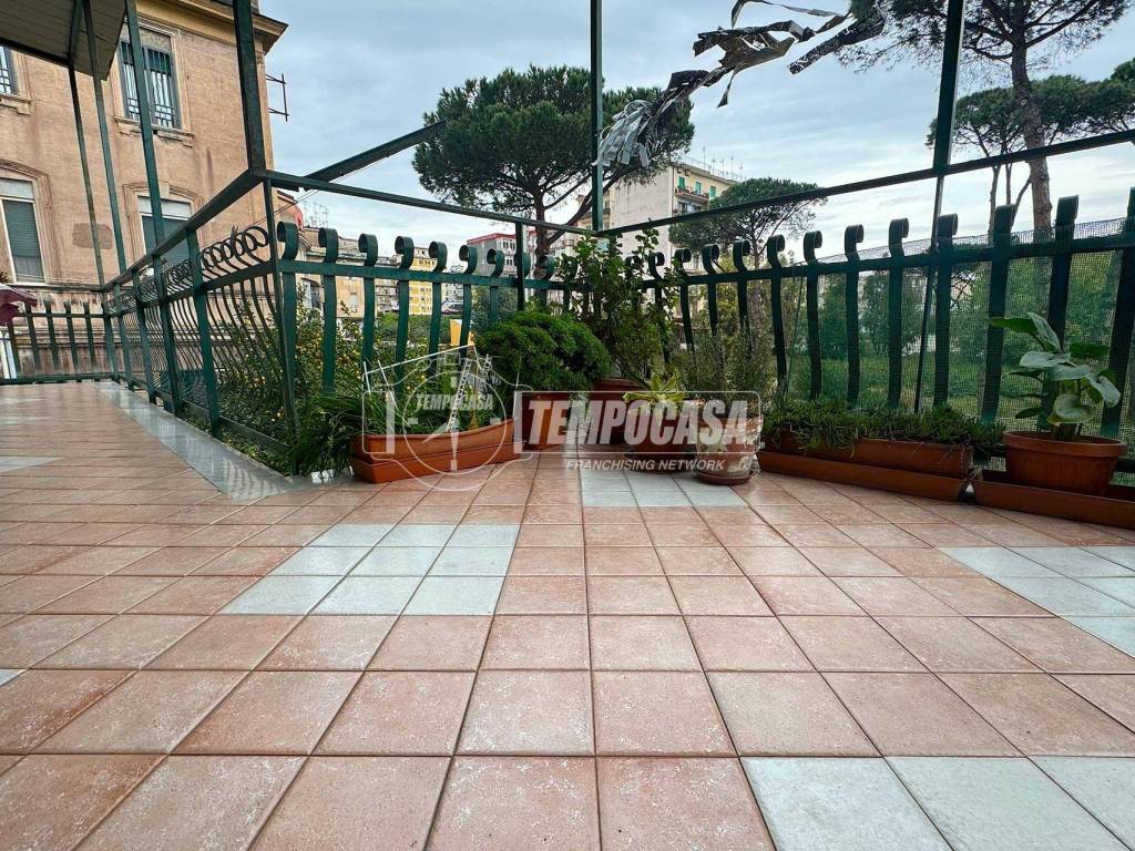 appartamento in vendita a Napoli in zona Bagnoli