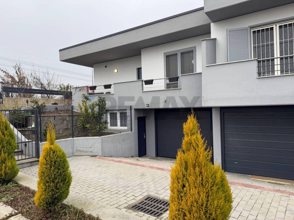 casa indipendente in vendita a Trezzano Rosa