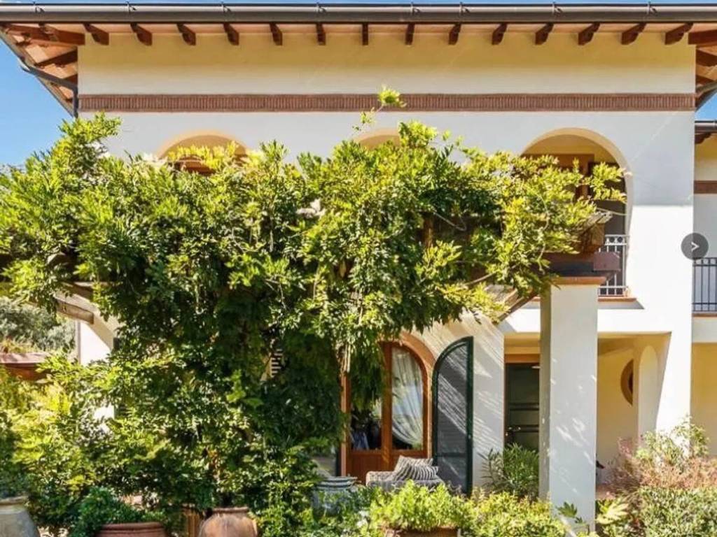 casa indipendente in affitto a Forte dei Marmi in zona Vittoria Apuana