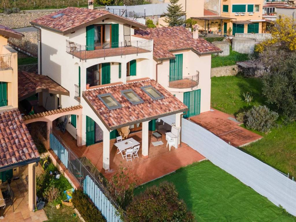 casa indipendente in vendita a Ventimiglia in zona Seglia / San Bernardo
