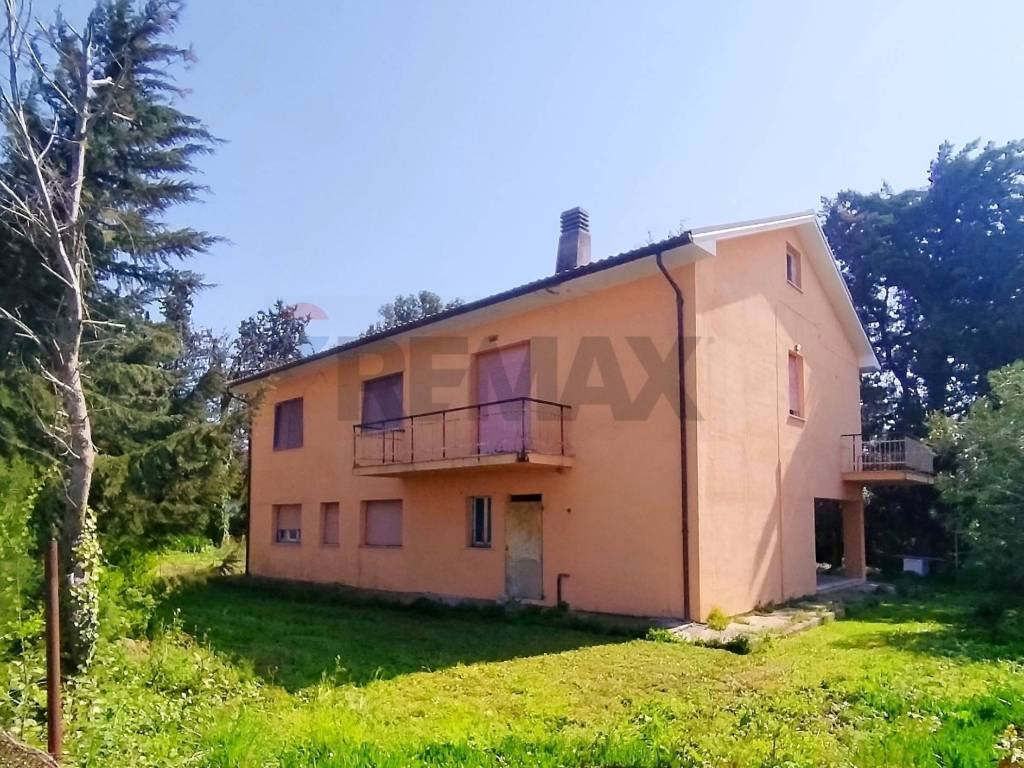 casa indipendente in vendita a Falconara Marittima