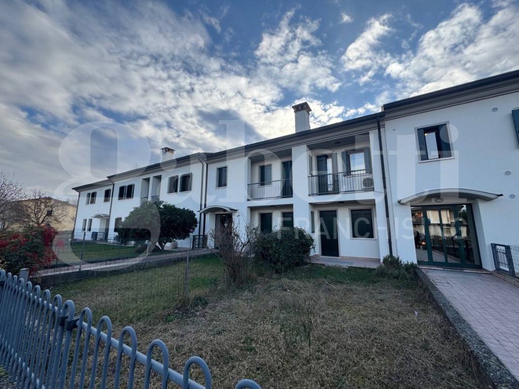 appartamento in vendita a Loria in zona Bessica