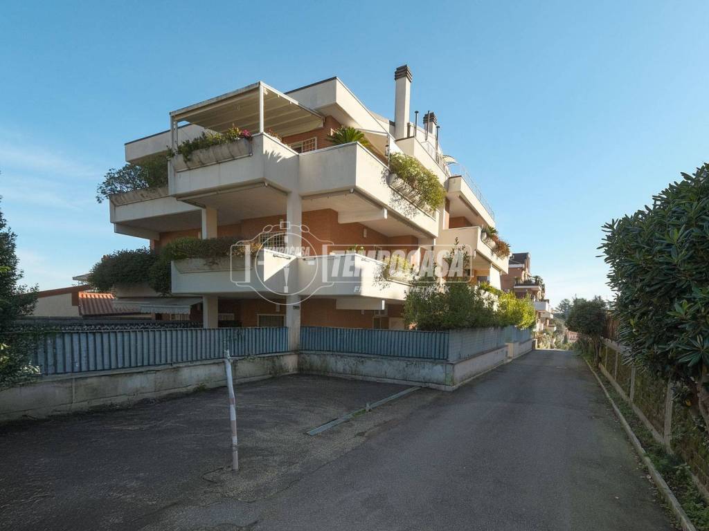 appartamento in vendita a Roma in zona Grottarossa