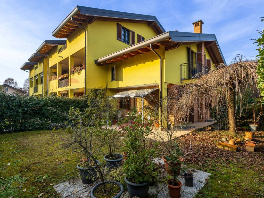 casa indipendente in vendita a Lesmo