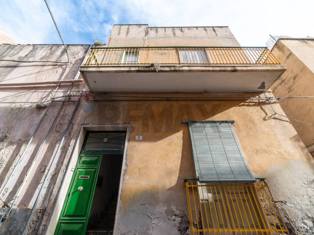 casa indipendente in vendita ad Adrano