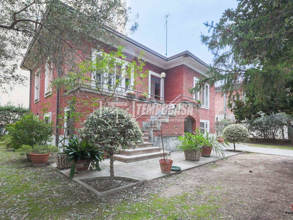 casa indipendente in vendita a Riccione in zona Centro Storico