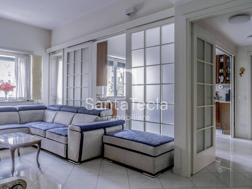 appartamento in vendita a Milano in zona Porta Nuova